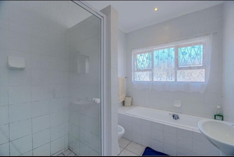 5 Bedroom Property for Sale in Overbaakens Eastern Cape